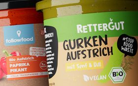 Rettergut – close-up of the packaging „Cucumber Spread with Mustard & Dill“, vegan and organic